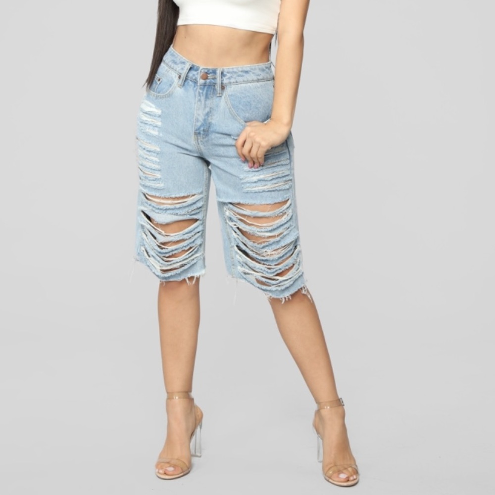 Distressed jeans Bermuda. shorts